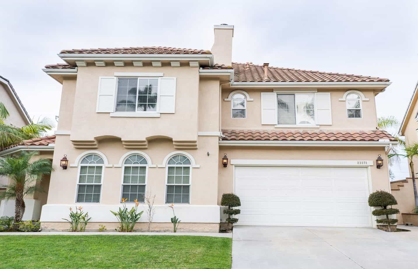 Front exterior of the Hillside Mission Recovery residence in Mission Viejo